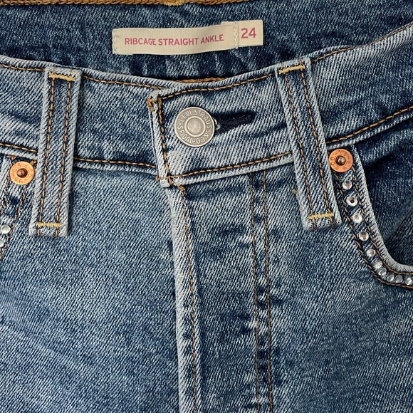 Bedazzled LEVI'S Ribcage Straight Ankle Jeans🌟 - Picture 8 of 8